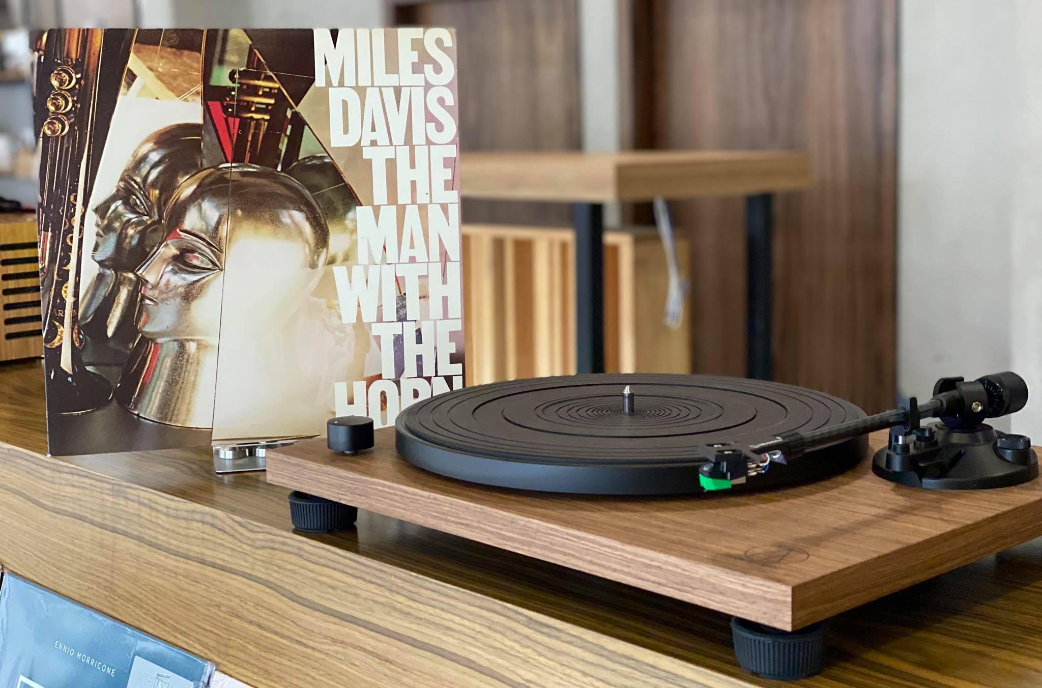 tinhte_audiotechnica_tinhte_at_lpw40_wn (3).jpg