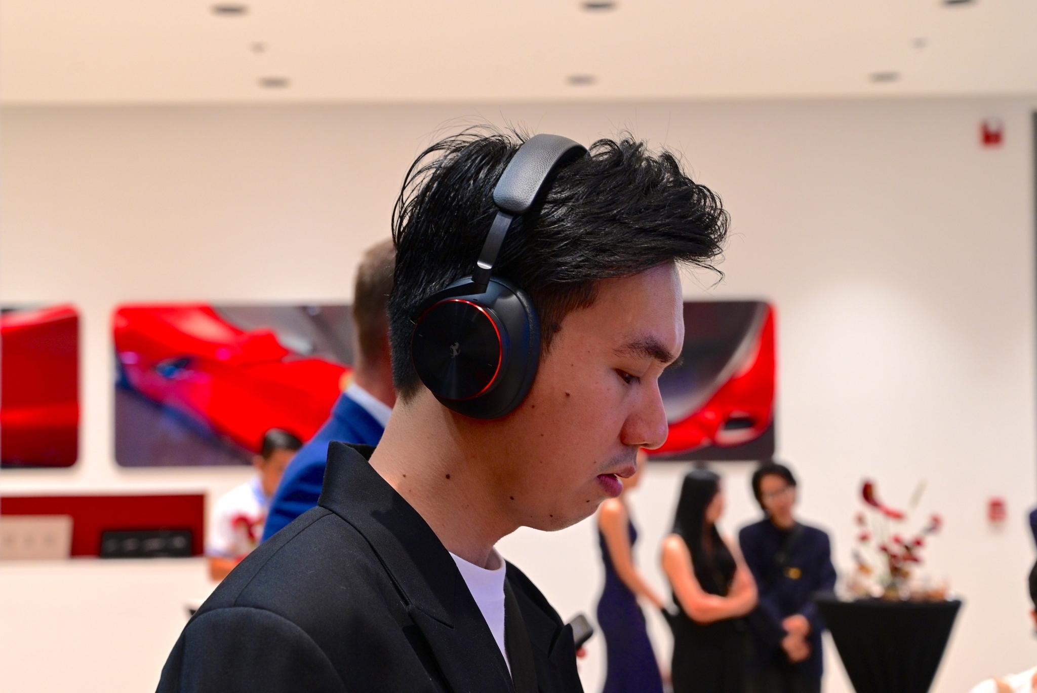 tinhte-bang&olufsen-B&O-Ferrari-editionDSC-7559.JPG