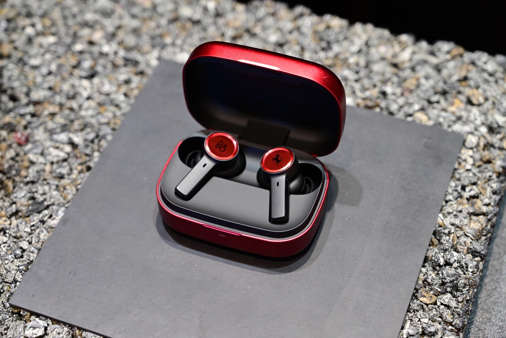 tinhte-bang&olufsen-B&O-Ferrari-editionDSC-7499.JPG