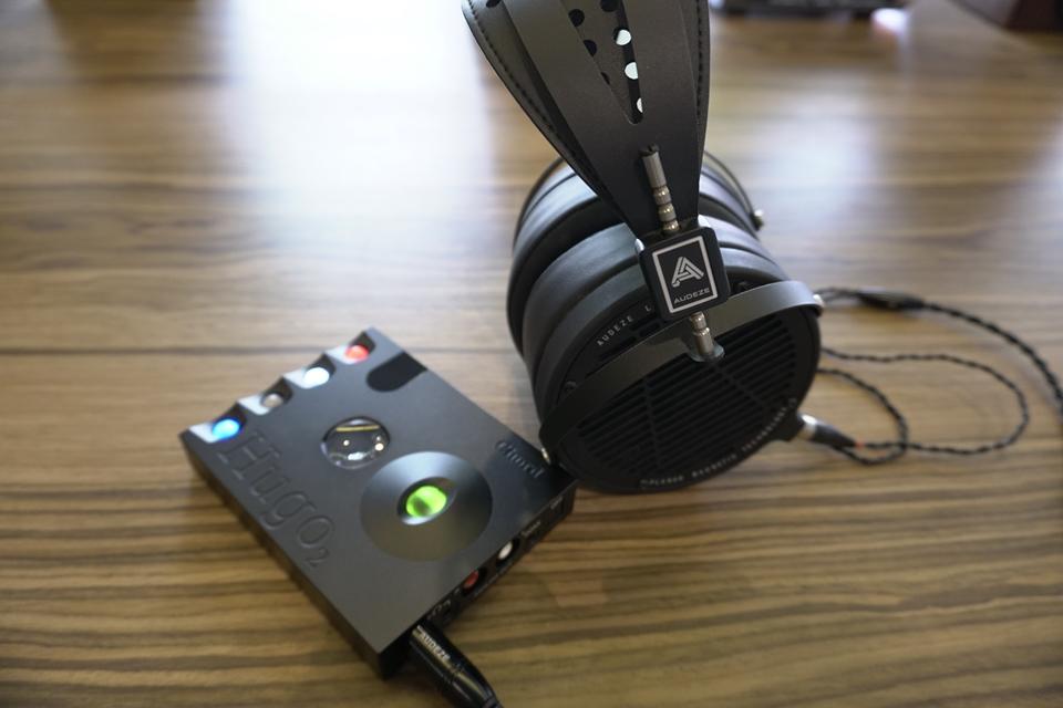 Đang tải tinhte_audeze_LCD2C_review (1).JPG…