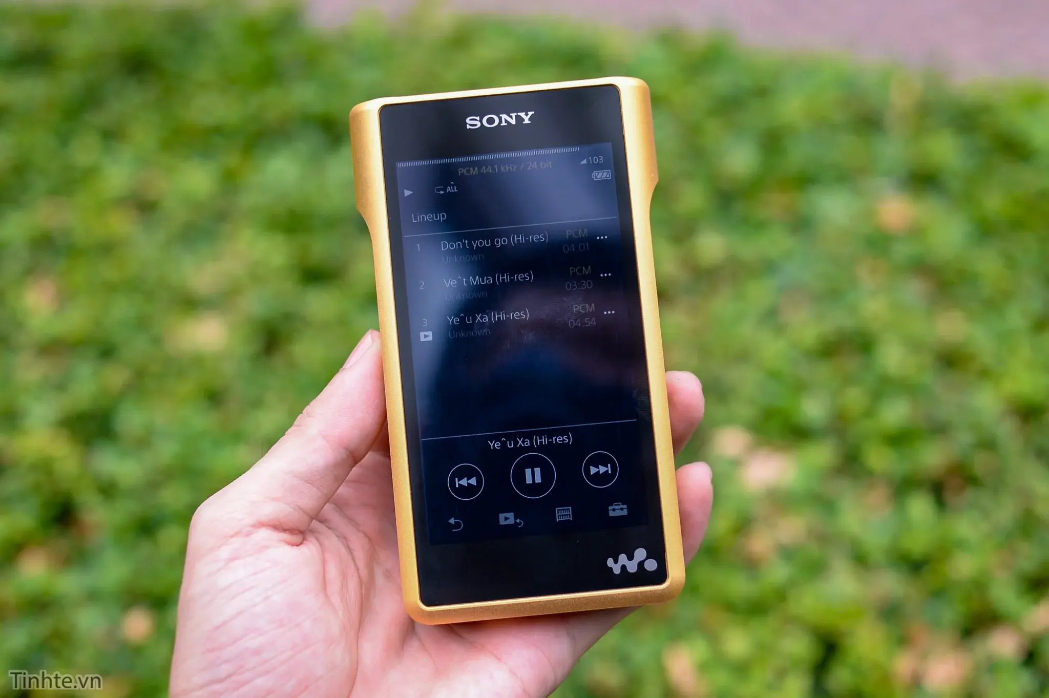 Đang tải Sony_nw1Z_Tinhte_11.jpg…