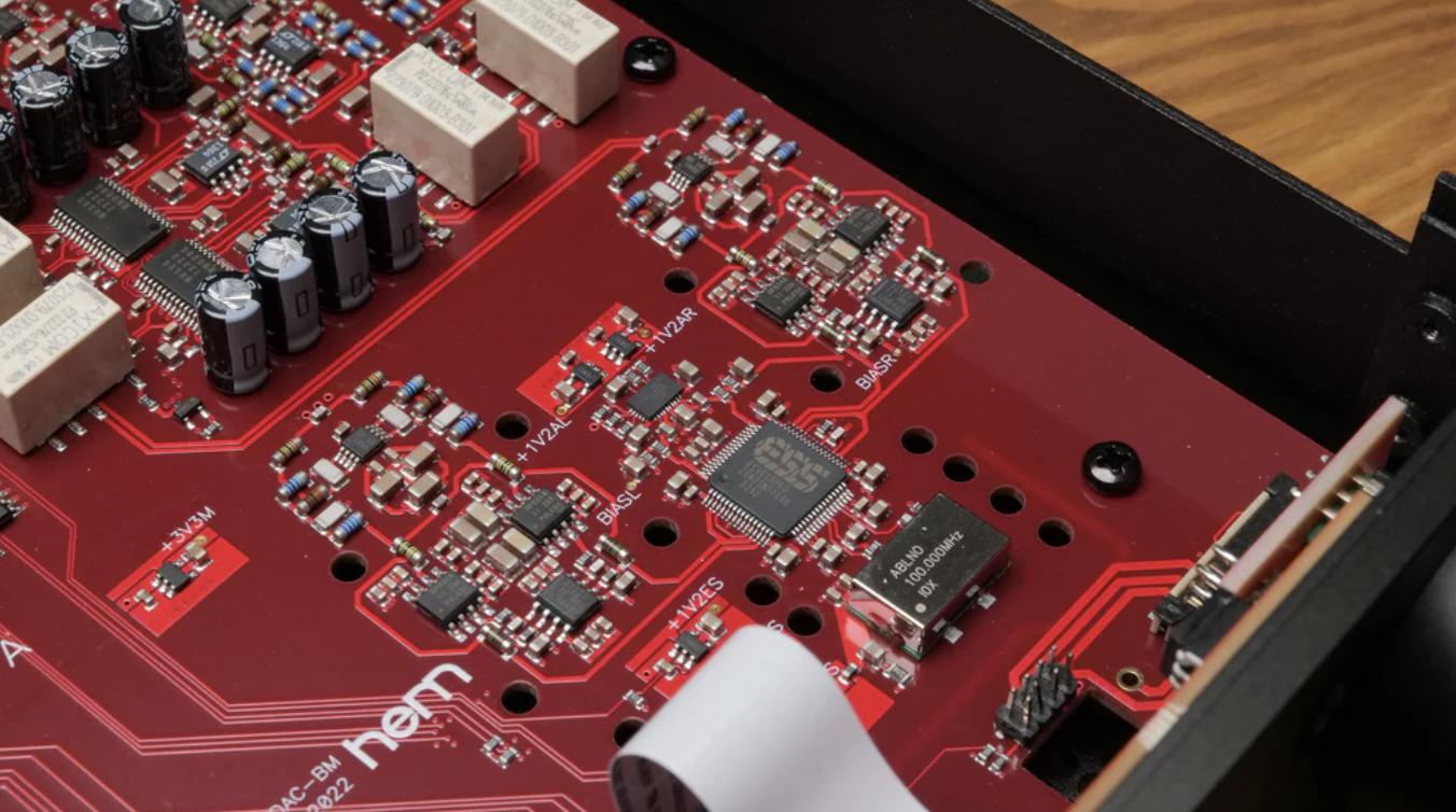 tinhte-ferrum-wandla-dac-preamplifier2.png