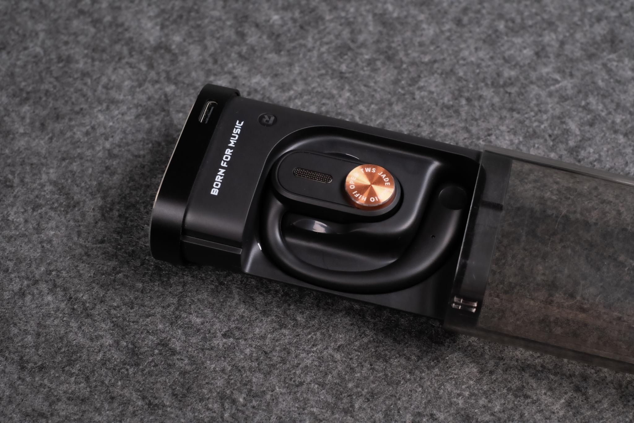 resize-tinhte-jade-audio-fiio-JW18.jpg