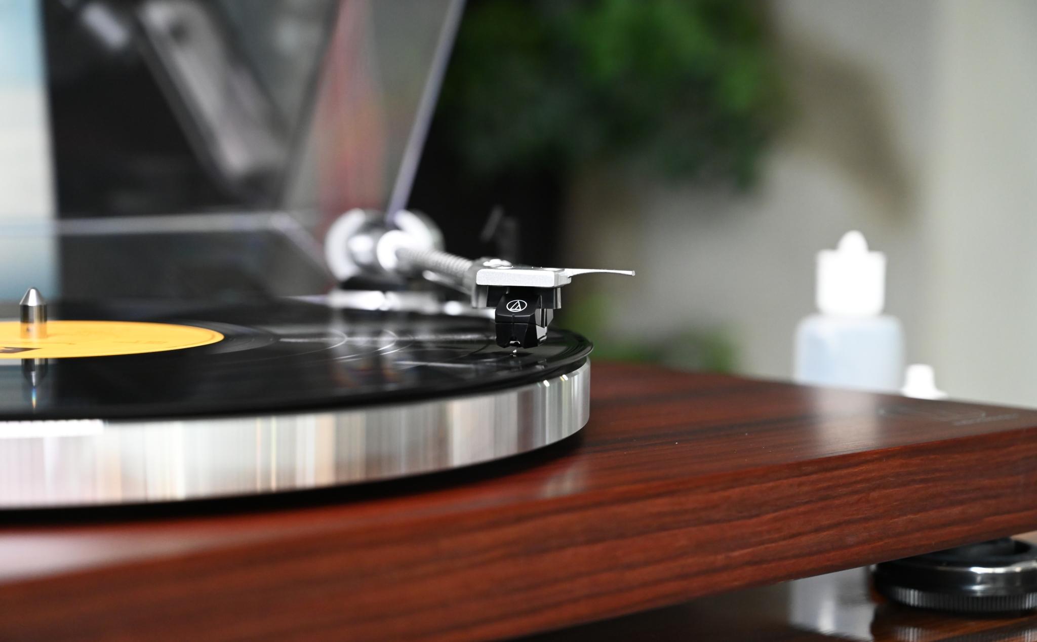 resize_tinhte_audio_technica_lpw50bt_mam_dia_than_turntable (6).JPG