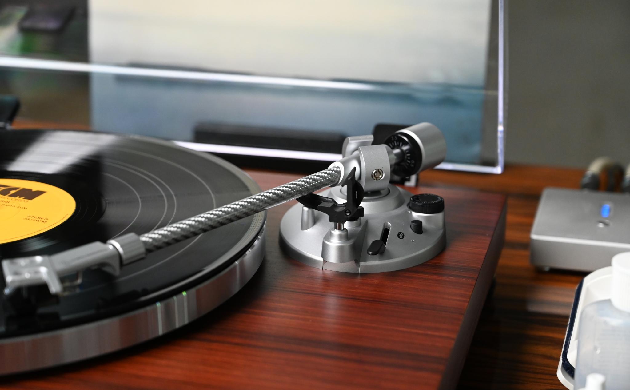 resize_tinhte_audio_technica_lpw50bt_mam_dia_than_turntable (8).JPG