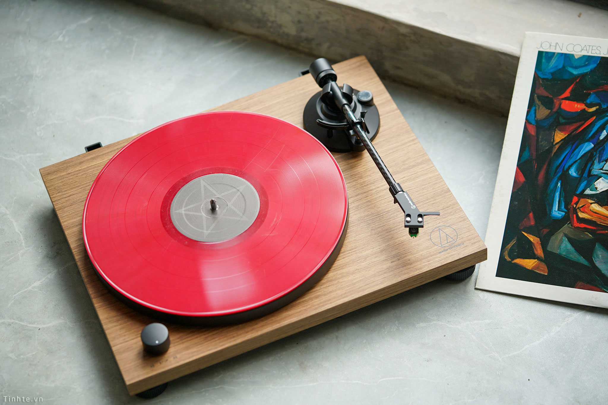 AudioTechnica AT-LPW40W - Mâm turntable nhập môn, tiếng trong, mộc mạc, có phono tích hợp