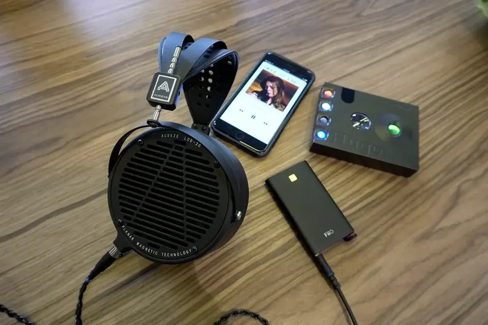 Đang tải tinhte_audeze_LCD2C_review (6).JPG…