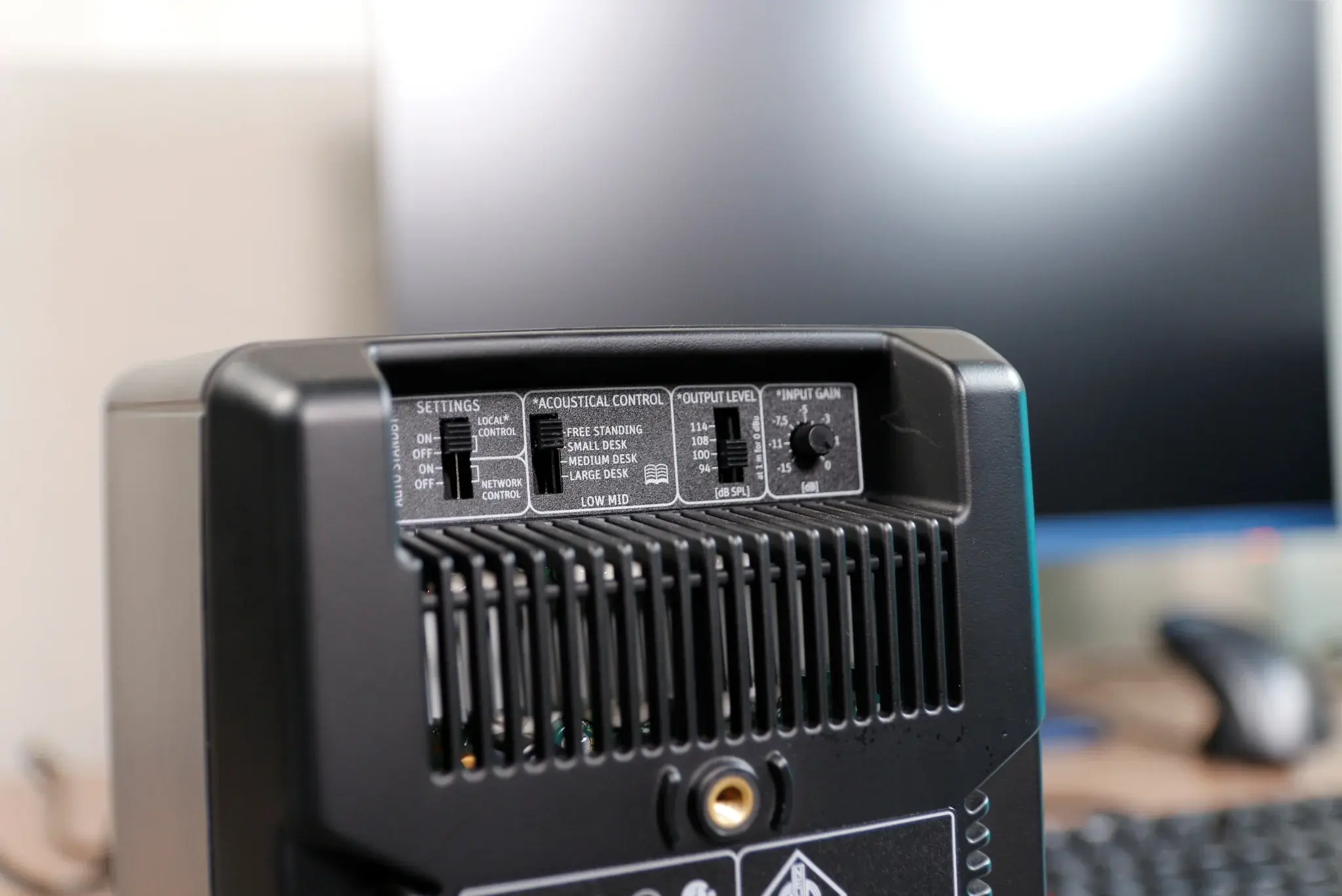 6470244-resize-tinhte-neumann-kh80-loa-monitor-loa-kiem-am-8.jpg