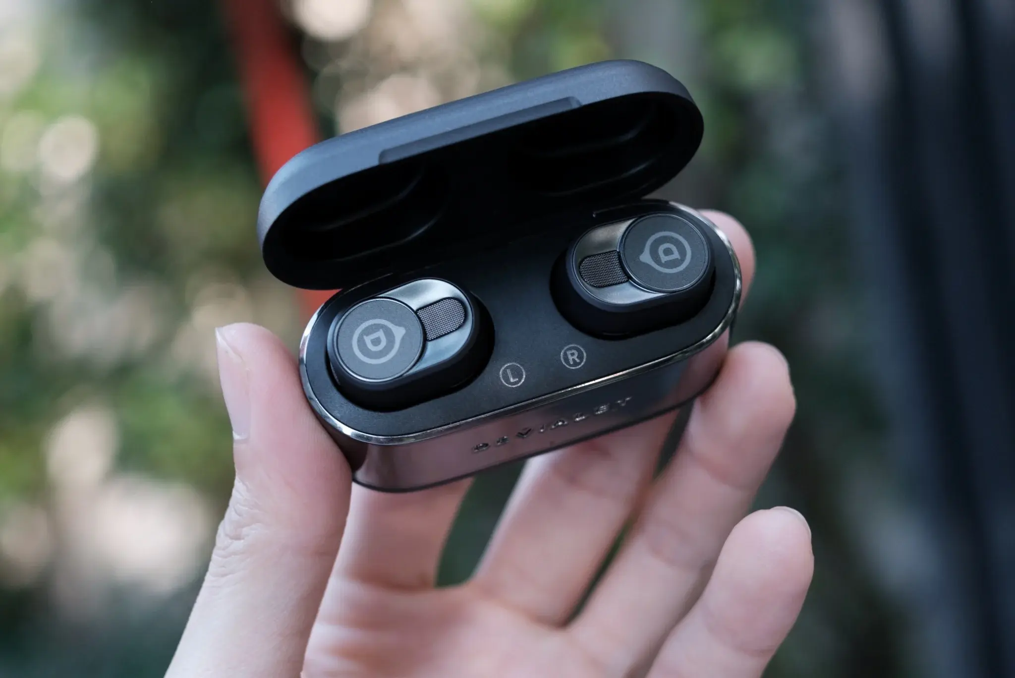 resize-tinhte-devialet-gemini-2-gemini II-tai-nghe-true-wireless (20).jpg
