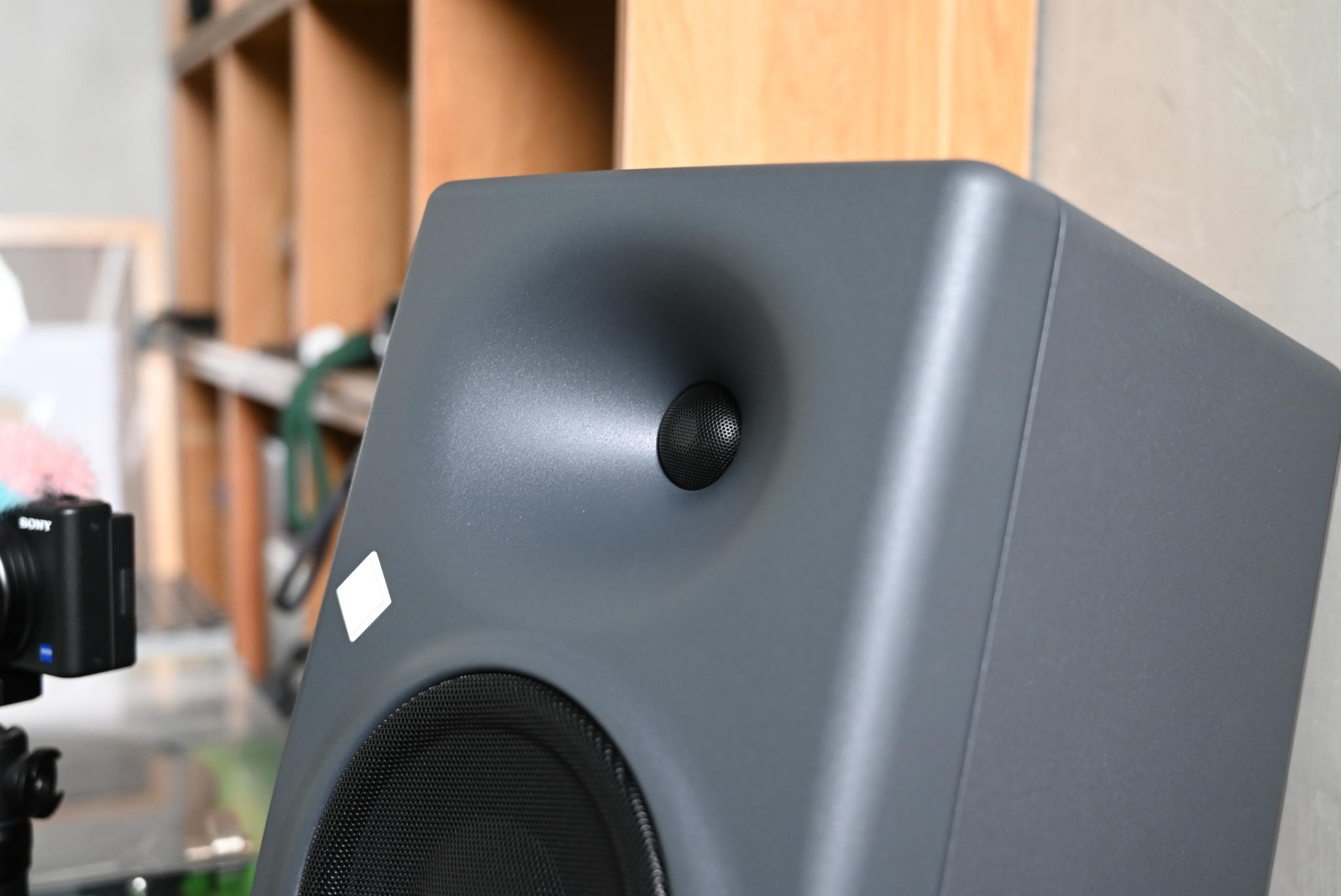 tinhte-neumann-kh-150-schiit-ragnarok-2-topping-d90-III-Sabre (5).JPG