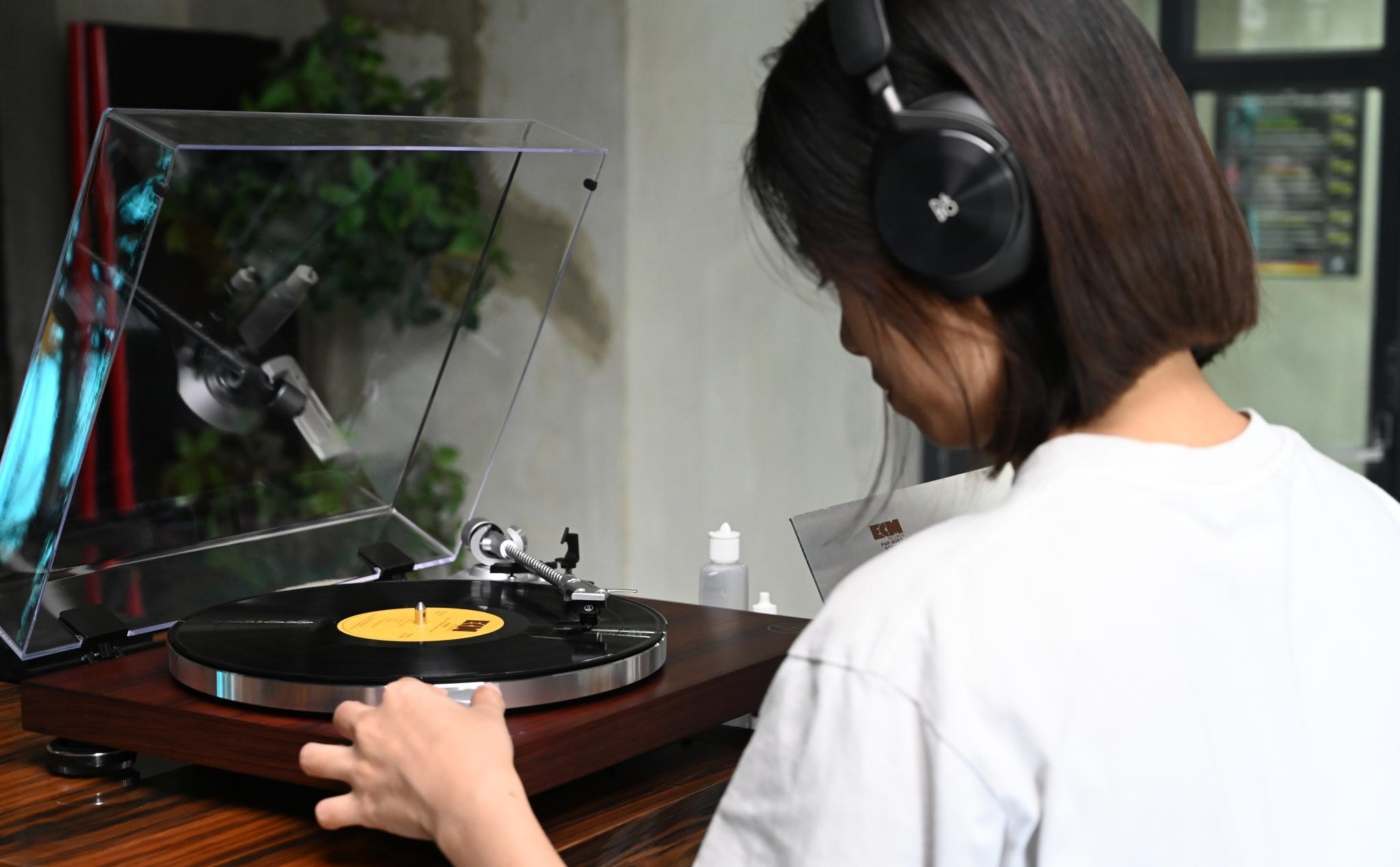 resize_tinhte_audio_technica_lpw50bt_mam_dia_than_turntable (22).JPG