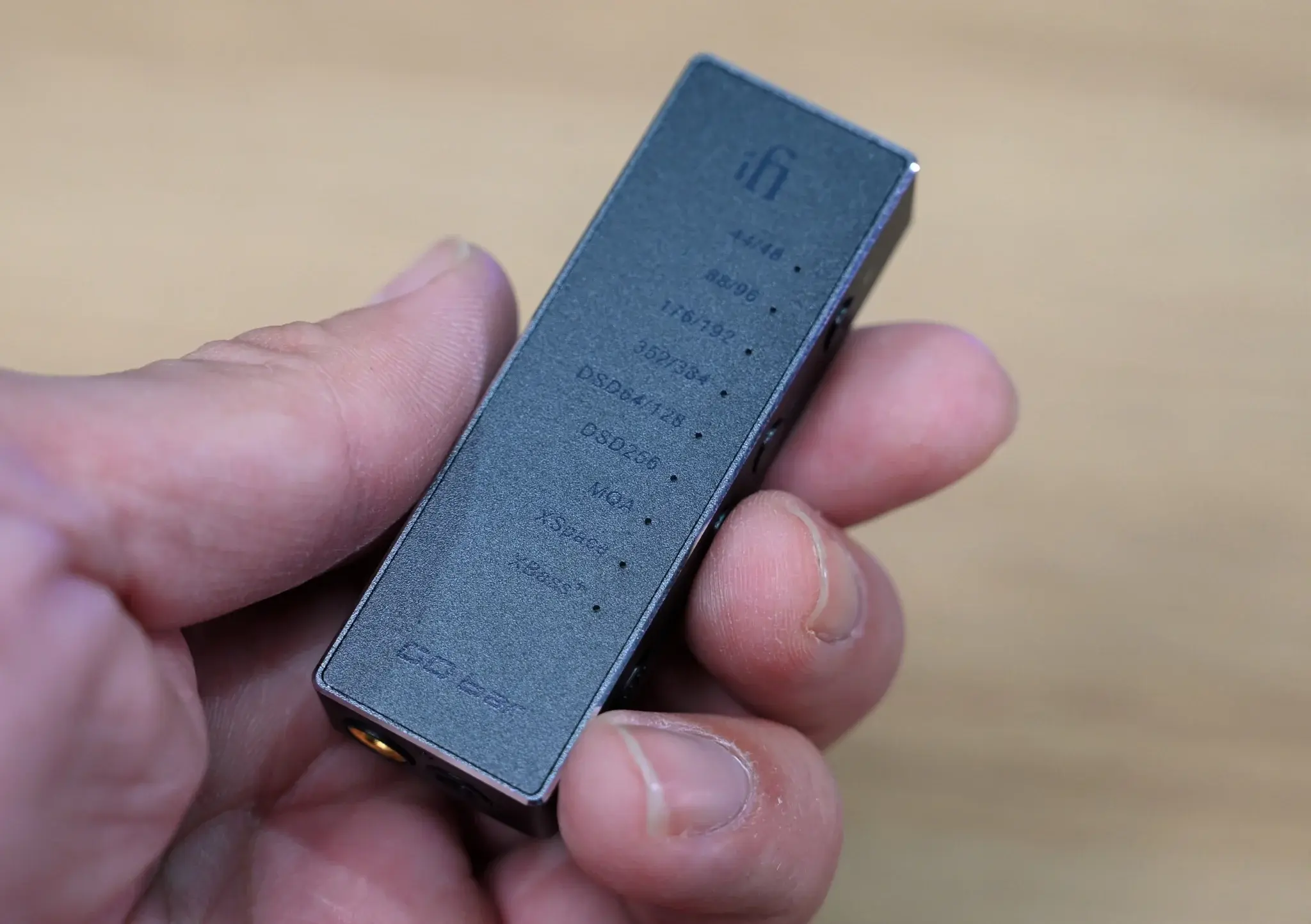 6046915_tinhte_ifi_go_bar_go_bar_10th_anniversary_edition_dongle_dac_usb_dac_portable_dac_4.jpg