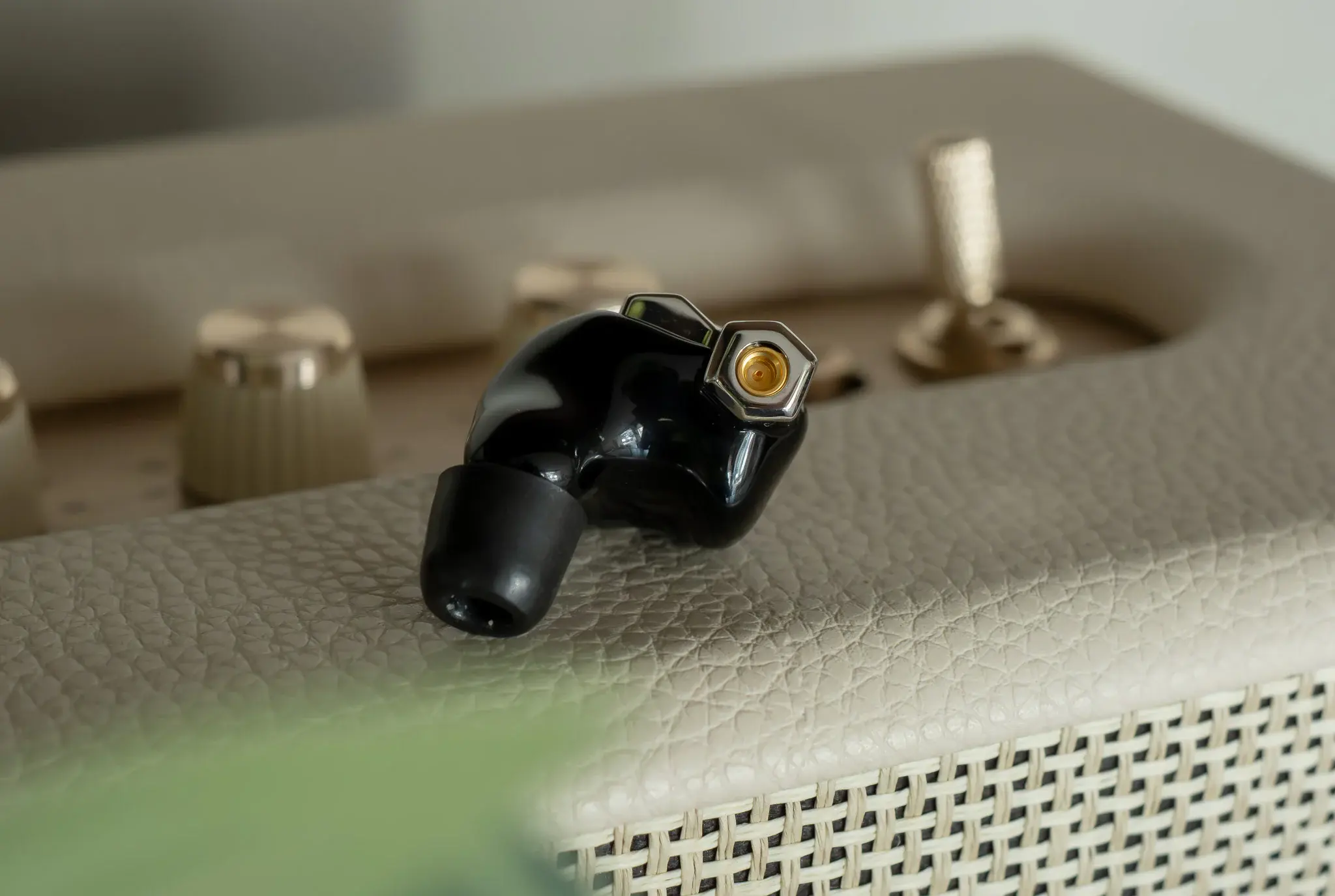 tinhte-campfire-audio-bonneville-iem-tai-nghe (9).jpg