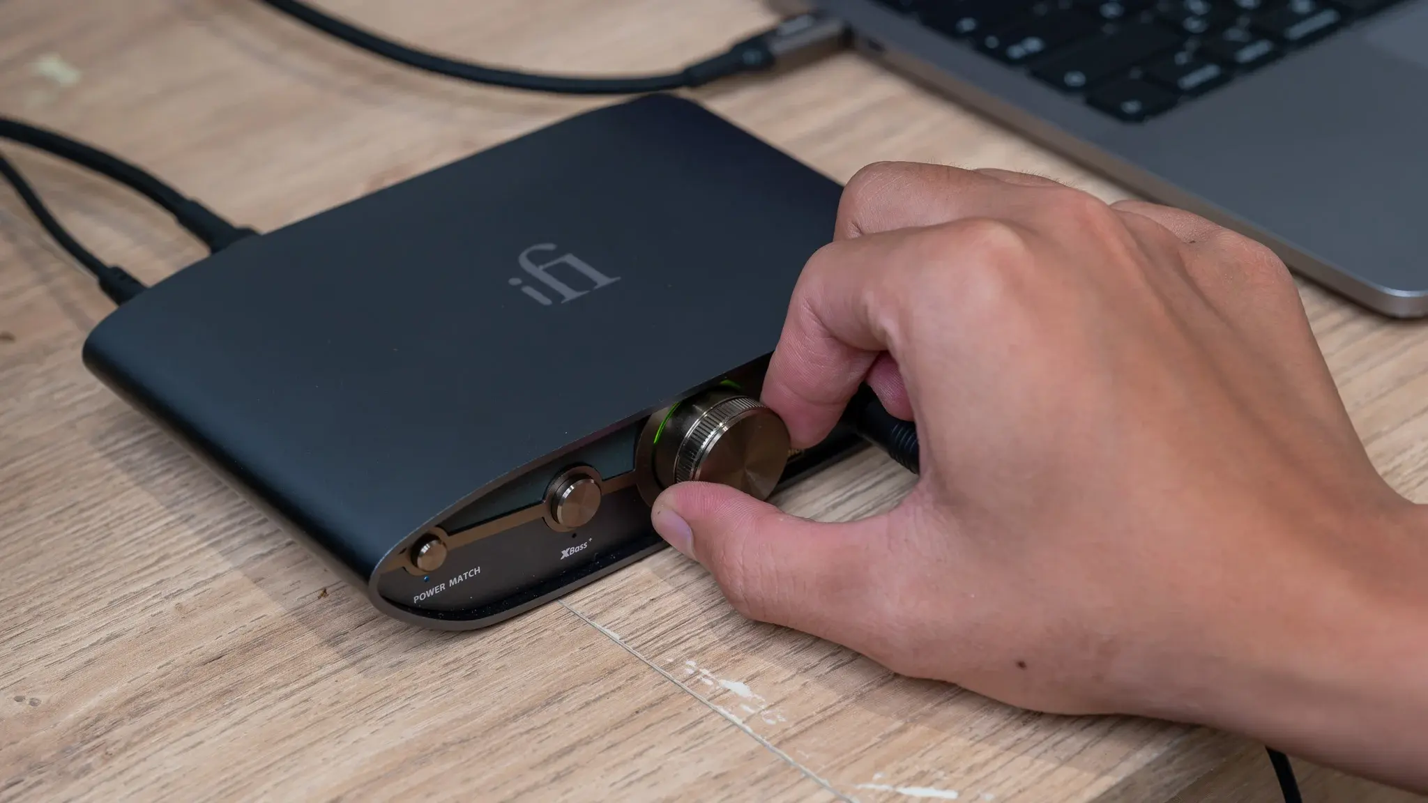 tinhte-ifi-audio-zen-dac-3 (9).jpg