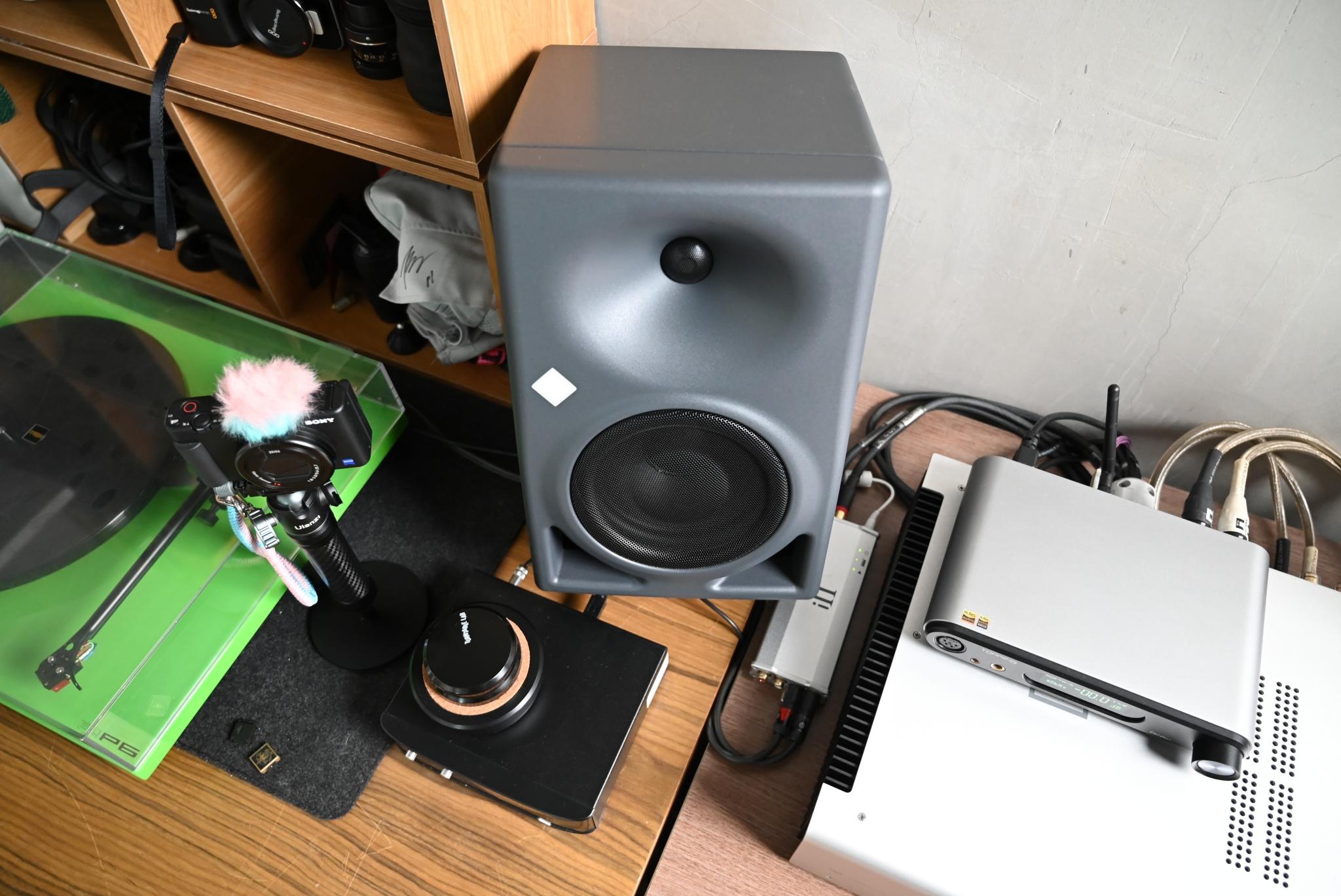 tinhte-neumann-kh-150-schiit-ragnarok-2-topping-d90-III-Sabre (3).JPG
